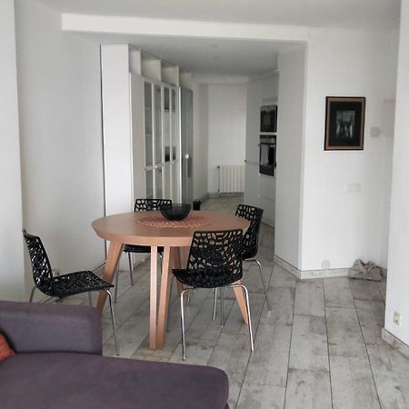 Beachfront Apartment With Private Parking Sant Pol De Mar Bagian luar foto